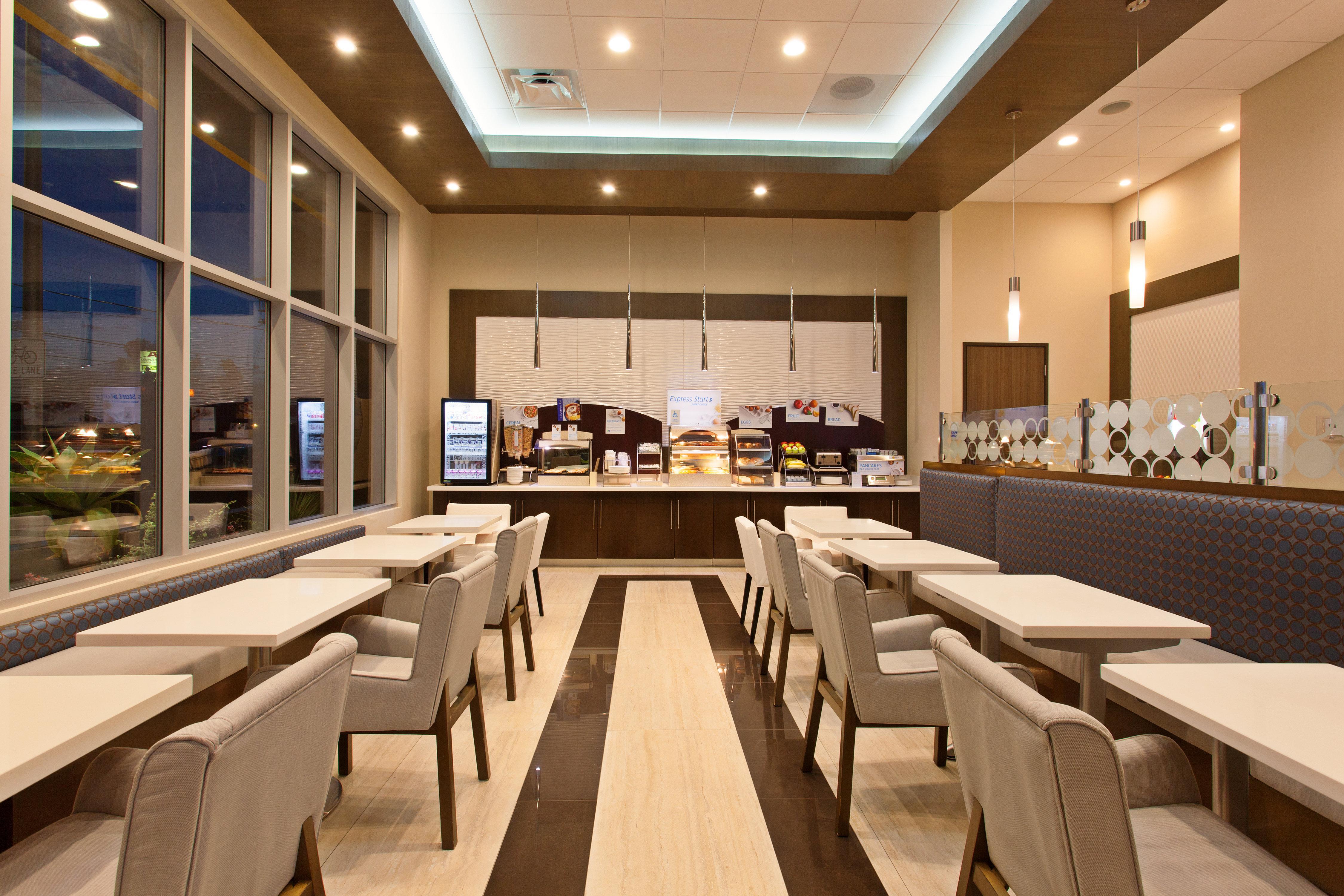 Holiday Inn Express North Hollywood - Burbank Area By Ihg Los Angeles Exterior foto