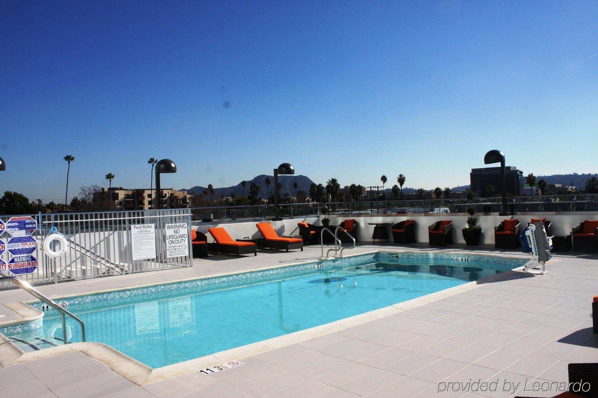 Holiday Inn Express North Hollywood - Burbank Area By Ihg Los Angeles Exterior foto